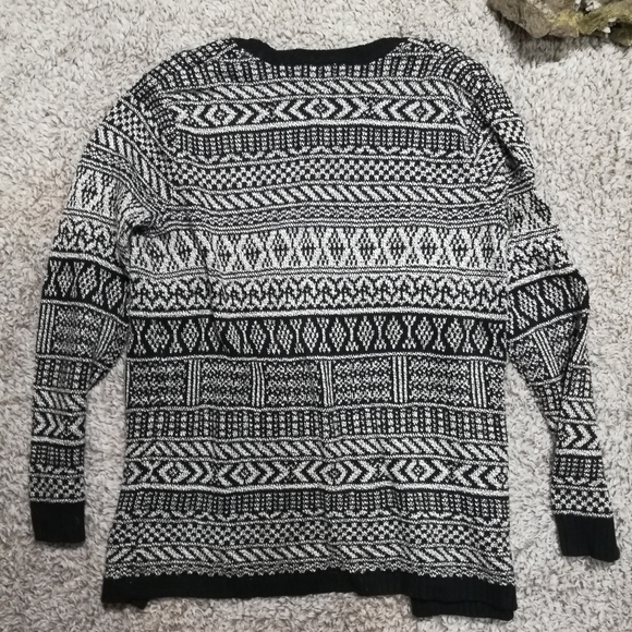 Soft, Black and White Cardigan - Picture 2 of 7